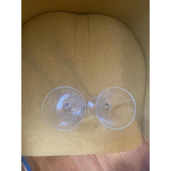 Grey Goose Martini Glasses Stemmed Set of 2 Logo Clear Flying White Geese - Picture 5 of 5